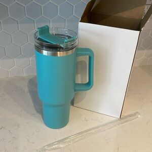 NEW IN BOX 40oz Stainless Steel Mug with Straw